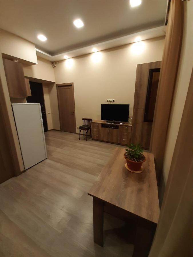 Yerevan, Abovyan 34 My Street Екстериор снимка