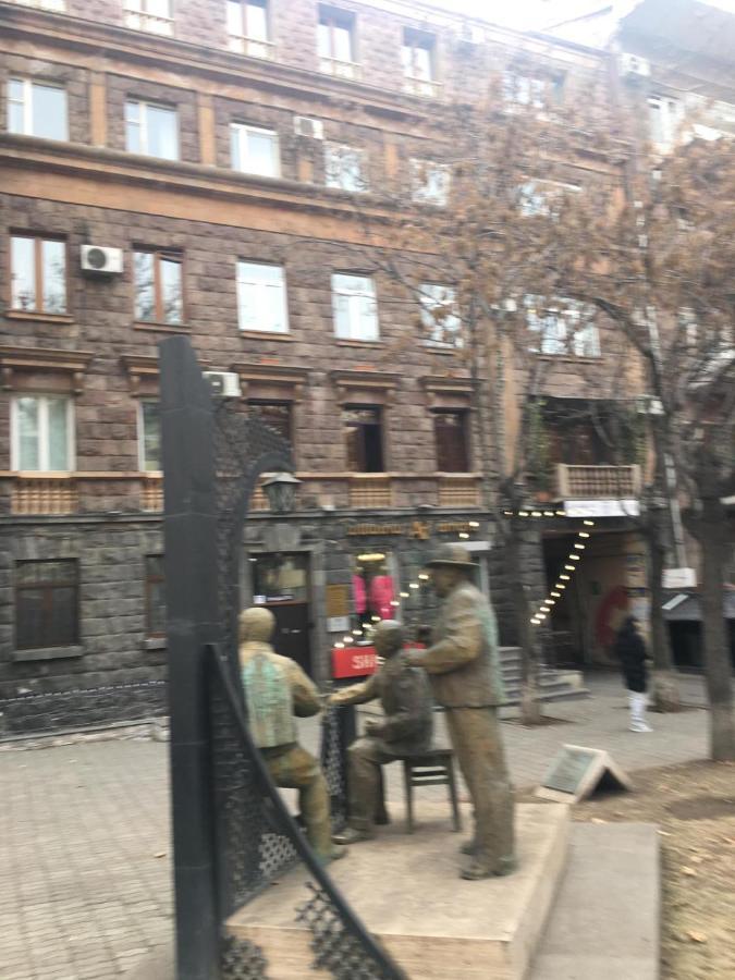 Yerevan, Abovyan 34 My Street Екстериор снимка